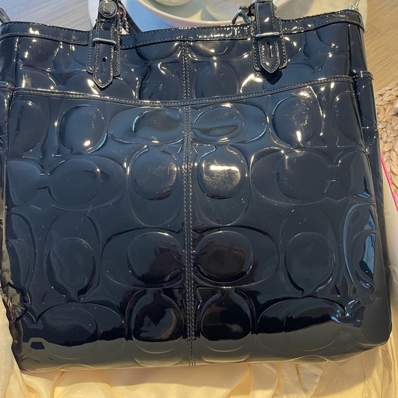 COACH Embossed Gallery Tote in Black Patent NWOT - Picture 6 of 6